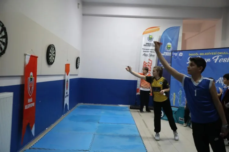 İnegöl’de 9. Spor Festivali’nde Dart Heyecanı!