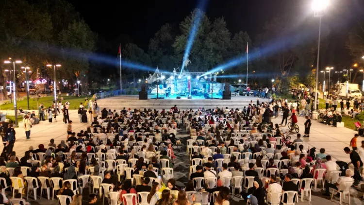 İnegöl’de Aydın Şahin’le Coşkulu Yaz Gecesi!