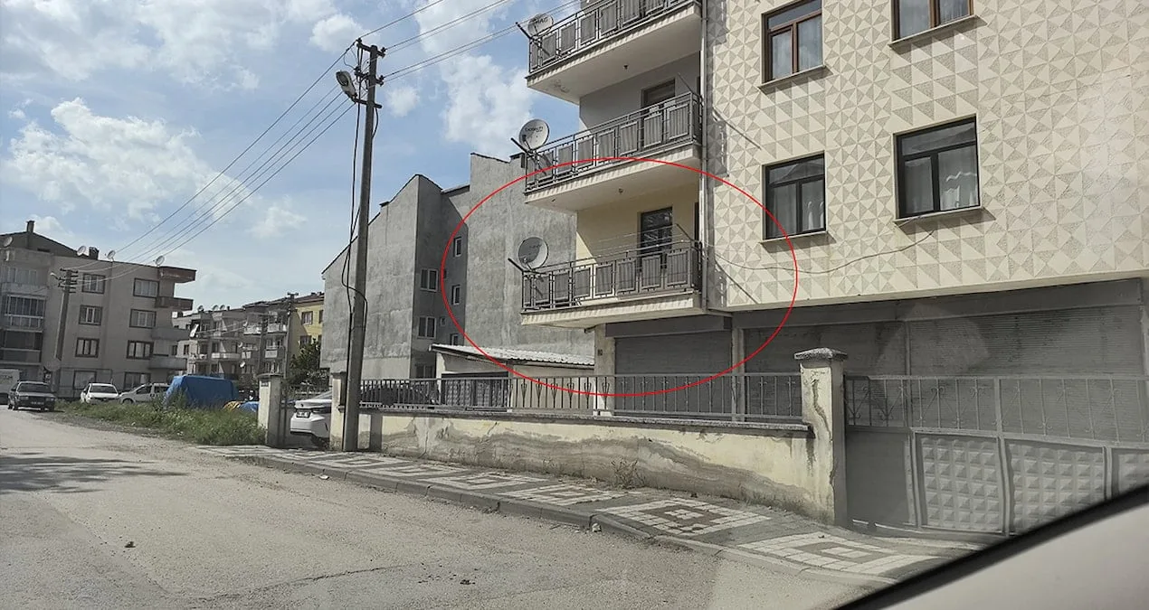 İnegöl’de Balkondan Düşen Çocuk Yaralandı