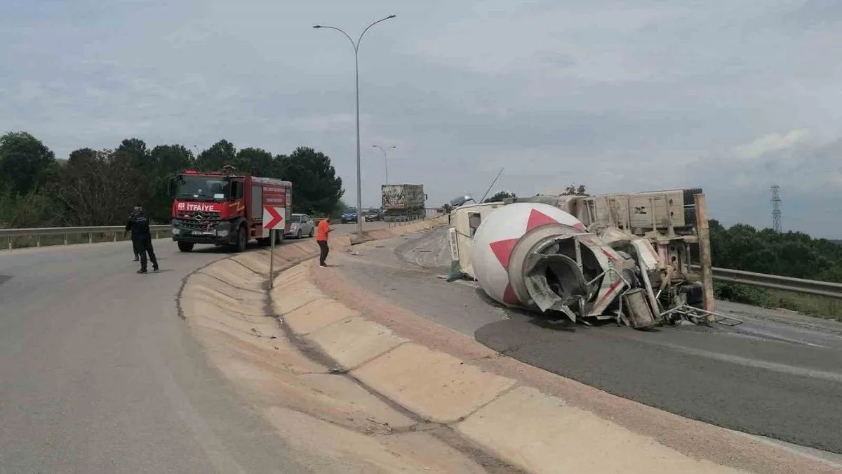 İnegöl’de Beton Mikseri Devrildi: Sürücü Yaralı!