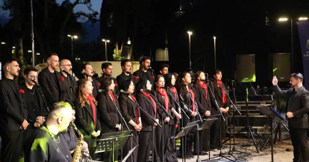 İnegöl’de Gençlerden 19 Mayıs Konseri Coşkusu