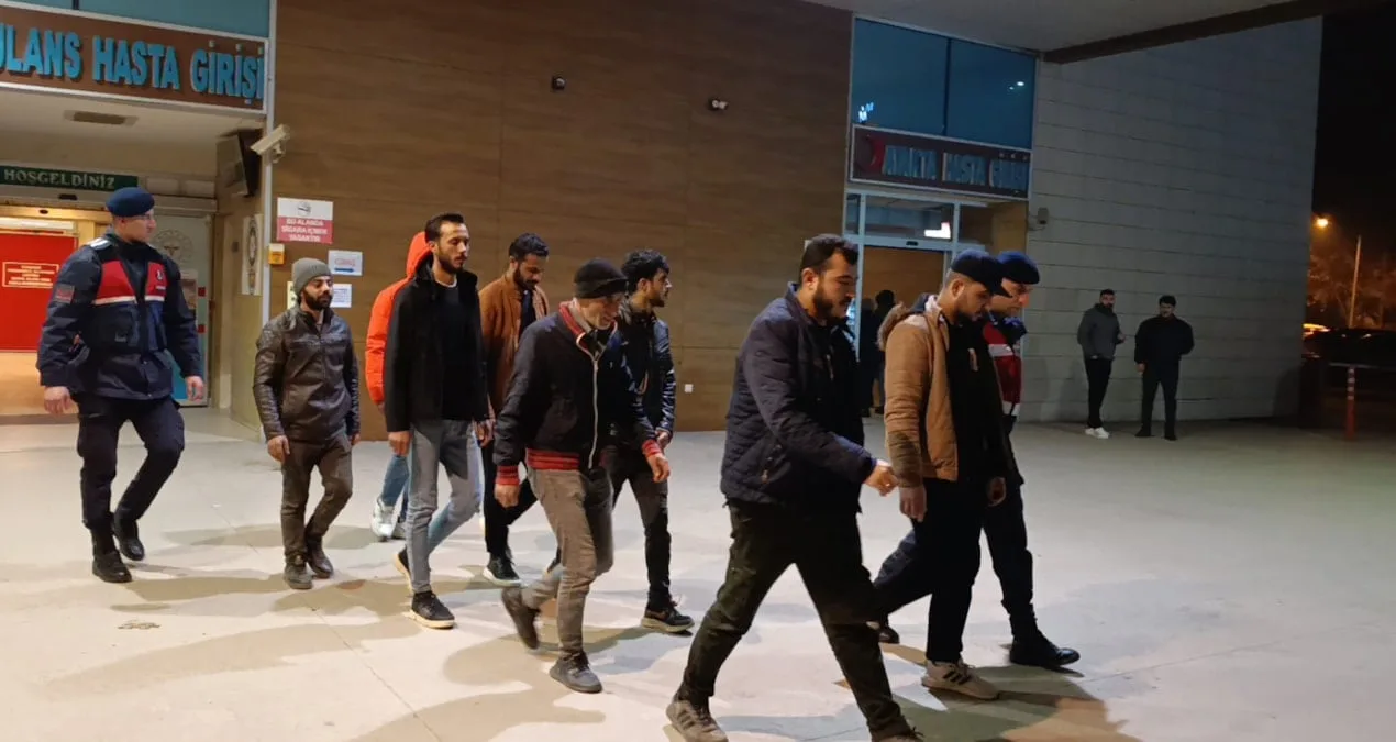 İnegöl’de Kaçak Göçmen Operasyonu: 8 Yakalandı!