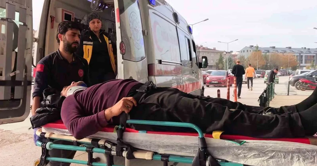 İnegöl’de Kamyon Devrildi, Sürücü Yaralandı!