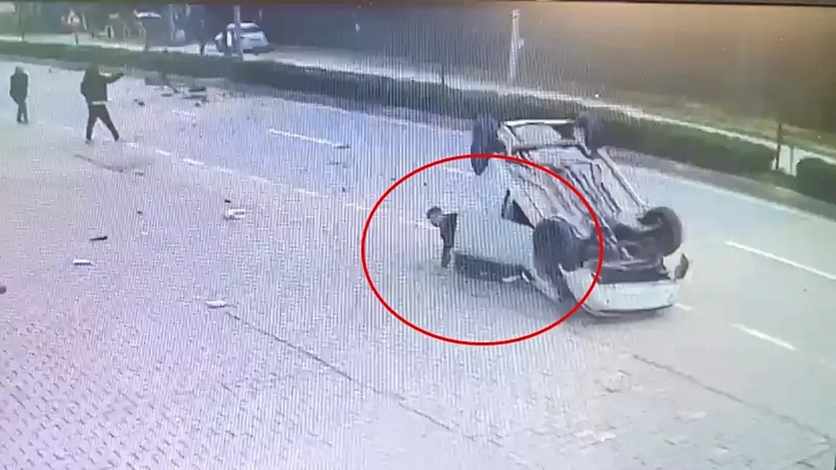 İnegöl’de Korkutan Kaza: Araç Takla Attı!
