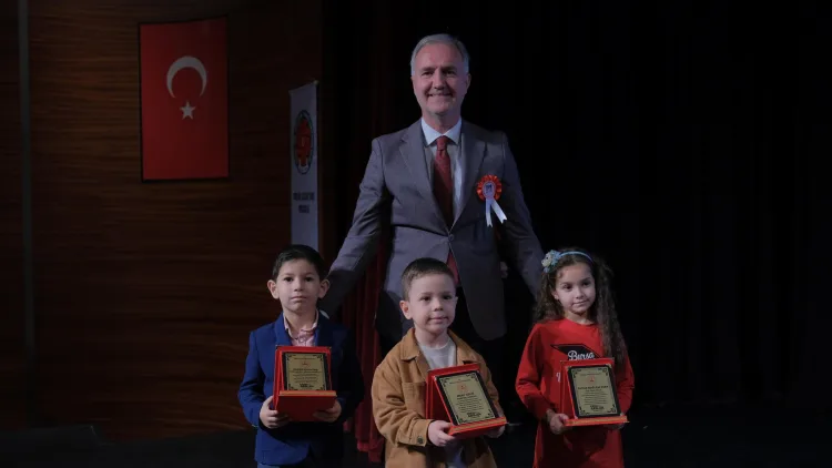 İnegöl’de Öğretmenler Günü’nde Hüzün ve Kutlama