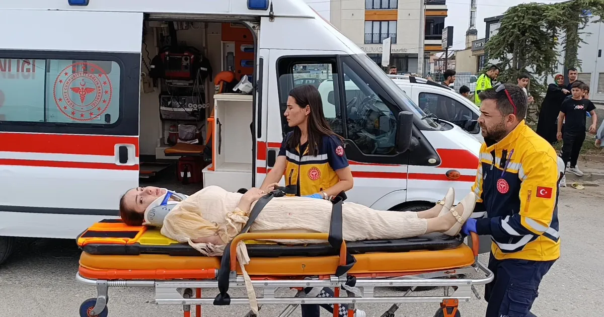İnegöl’de Otomobil Kazası: 3 Yaralı!