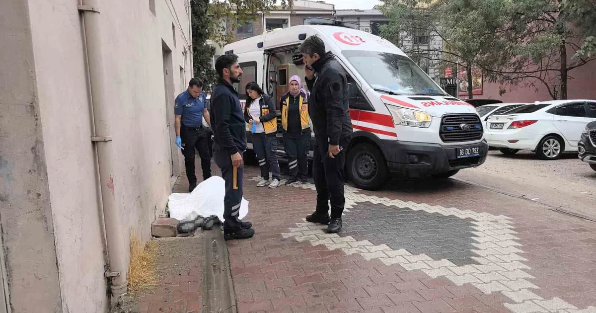 İnegöl’de Yaşlı Adam Sokakta Ölü Bulundu