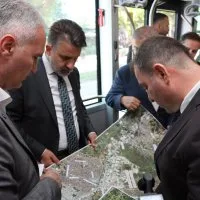 1783353322<em>241</em>Inegole-metrobus-geliyor.jpeg