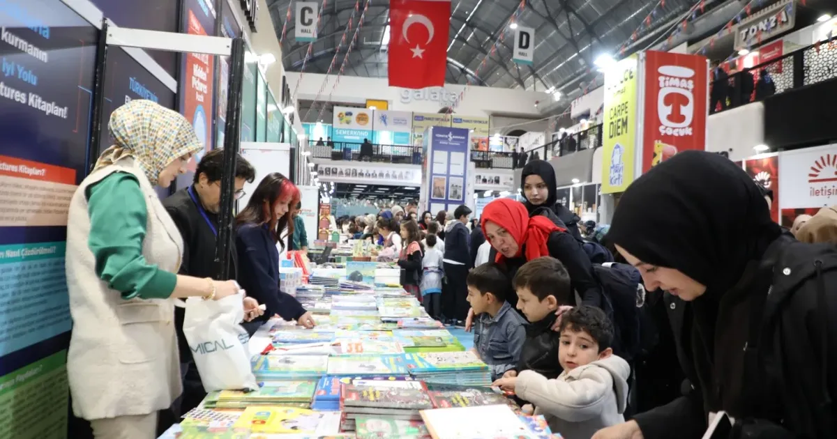İnegöl Kitap Günleri 9. Kez Kapılarını Açtı!