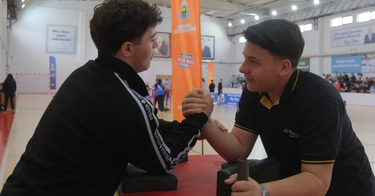 İnegöl Spor Festivali’nde Bilek Güreşi Heyecanı!
