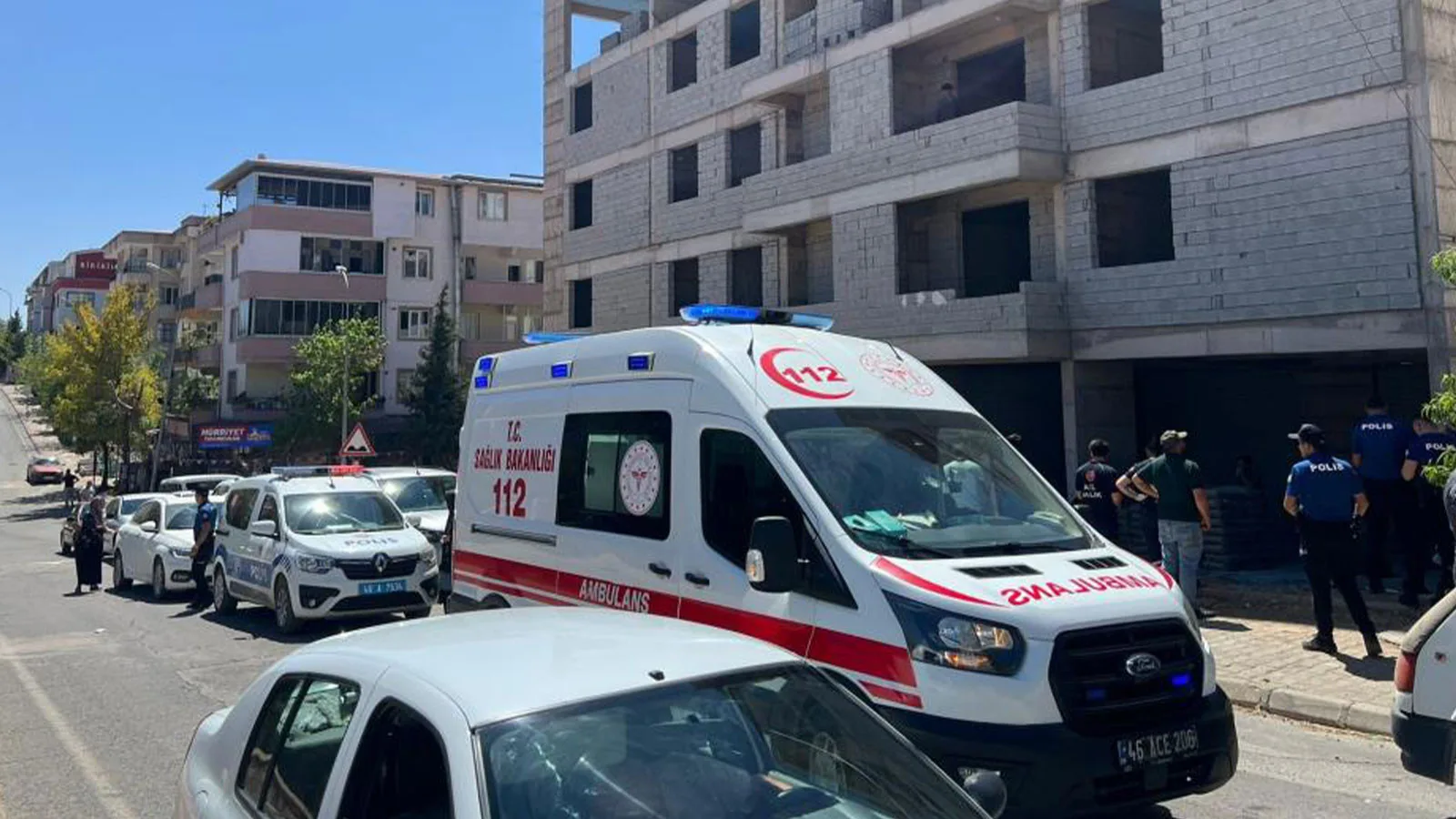İnşaatta 5. Kattan Düşen İşçi Hayatını Kaybetti