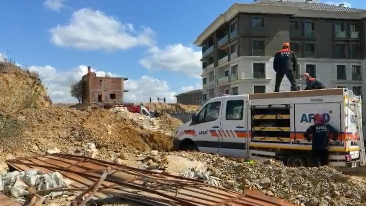 İnşaatta Göçük: 1 İşçi Kurtarılmayı Bekliyor!