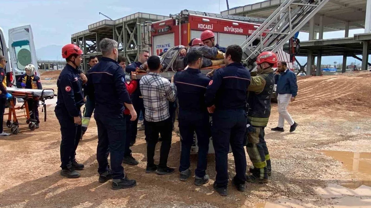 İnşaatta Makine Kazası: Bir İşçi Ağır Yaralandı
