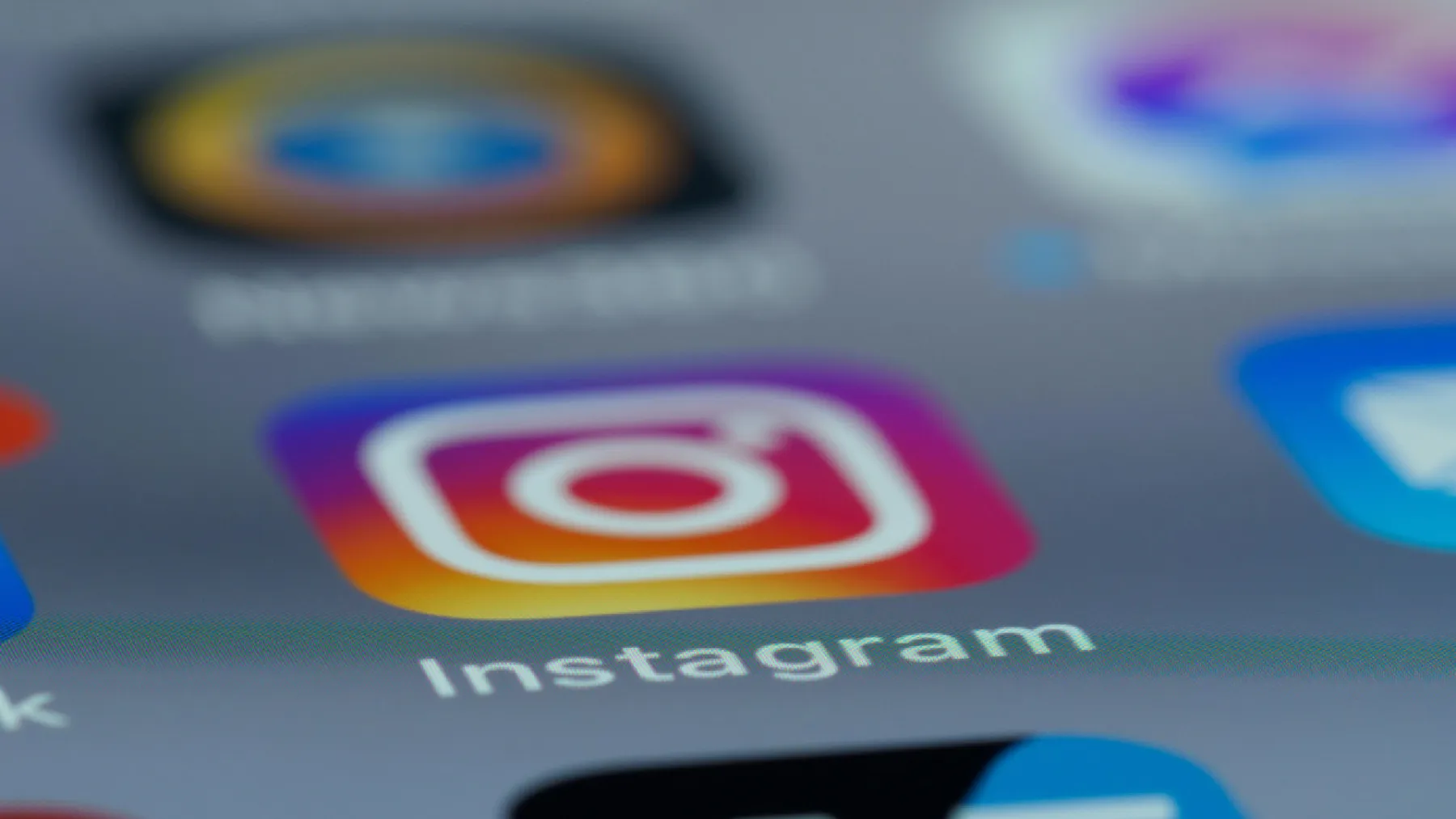 Instagram’dan Ebeveynlere İntihar Uyarısı!