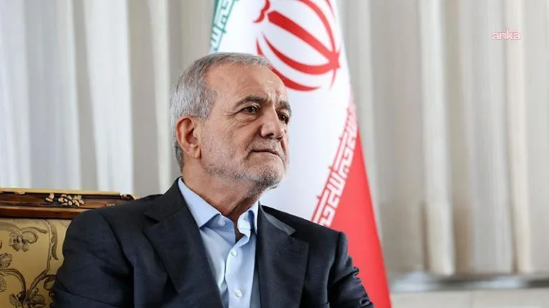 İran’dan Trump’a Papa Tepkisi: Saygısızlık Kabul Edilemez!
