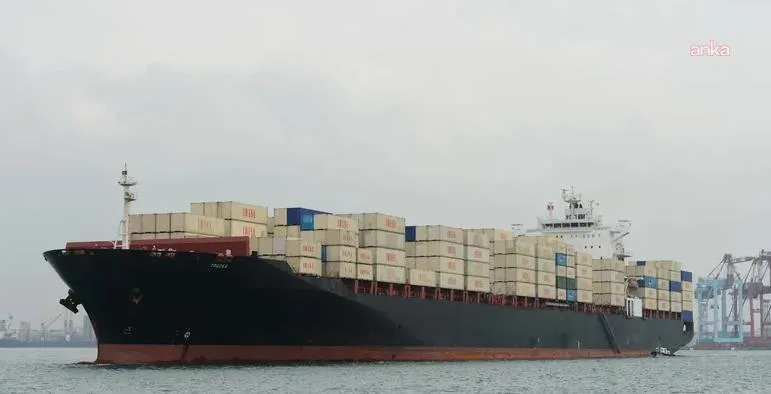 Iran, Hürmüz Boğazı’nda İki Gemiyi Ele Geçirdi