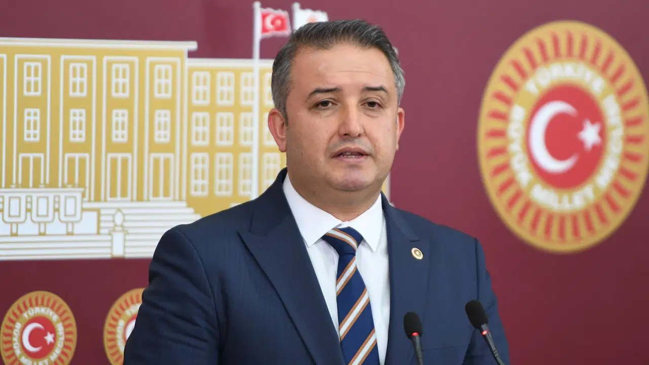 İsa Mesih Şahin Yarın AKP’ye Geçiyor!