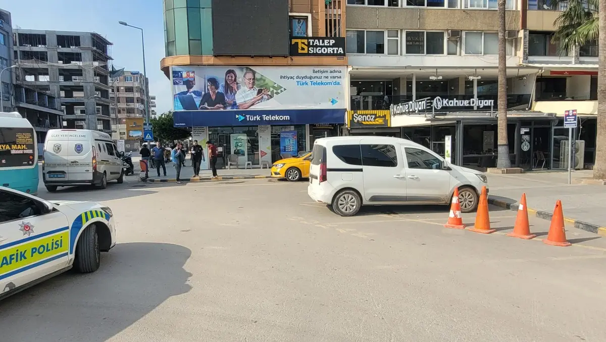 Cezaevinden çıktı! Şehirde satırla saldıra saldıra ilerledi 2