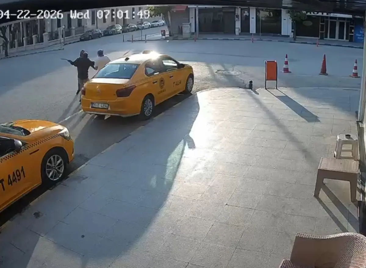 Cezaevinden çıktı! Şehirde satırla saldıra saldıra ilerledi 3