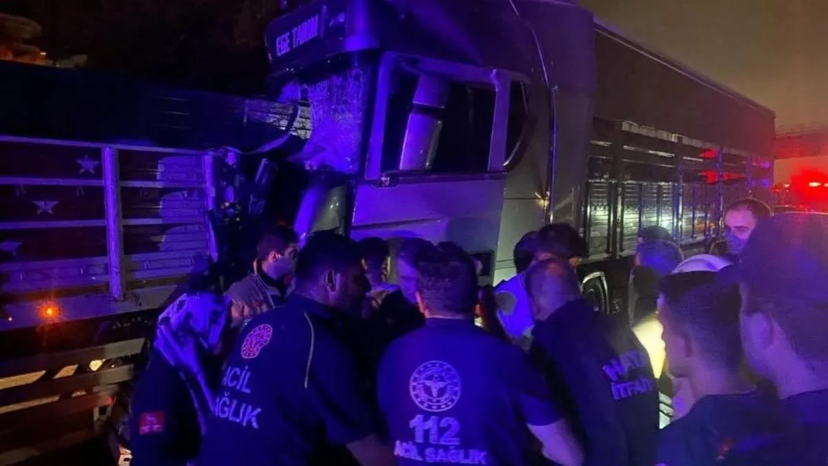 İskenderun’da Tır Kazası: Sürücü Sıkıştı!