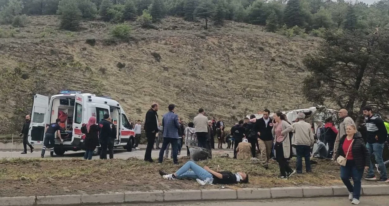 Isparta’da Midibüs Kazası: 16 Yaralı!