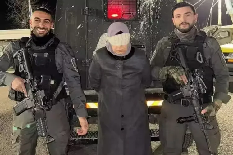 İsrail, Ayyaş’ın Eşini Gözaltına Alıp Alay Etti