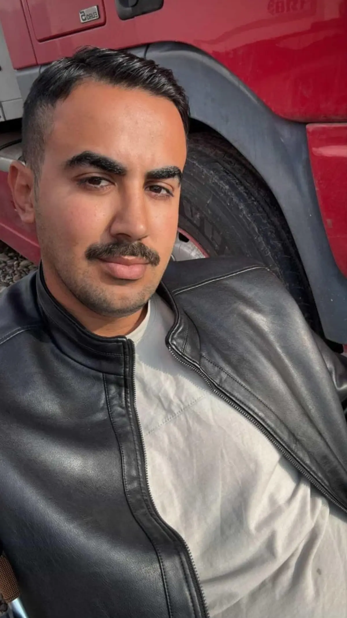 İsrail in attığı füze, İran da Türk TIR ını vurdu! Şoför Hüseyin Fırat ağır yaralı 4