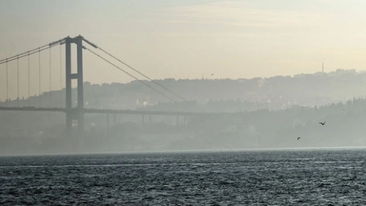 İstanbul Boğazı'nda Sis