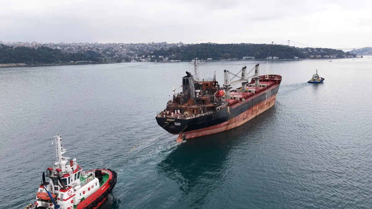 İstanbul Boğazı'nda trafik askıya alındı