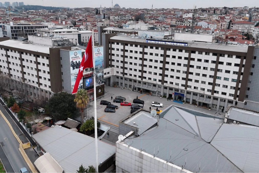 İstanbul’da 11 Lüks Araç Operasyonu: 14 Gözaltı!