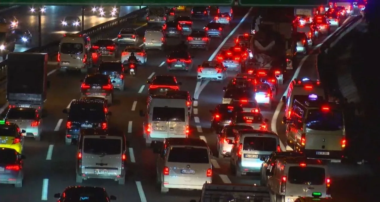 İstanbul’da Akşam Trafik Yoğunluğu Yüzde 76!