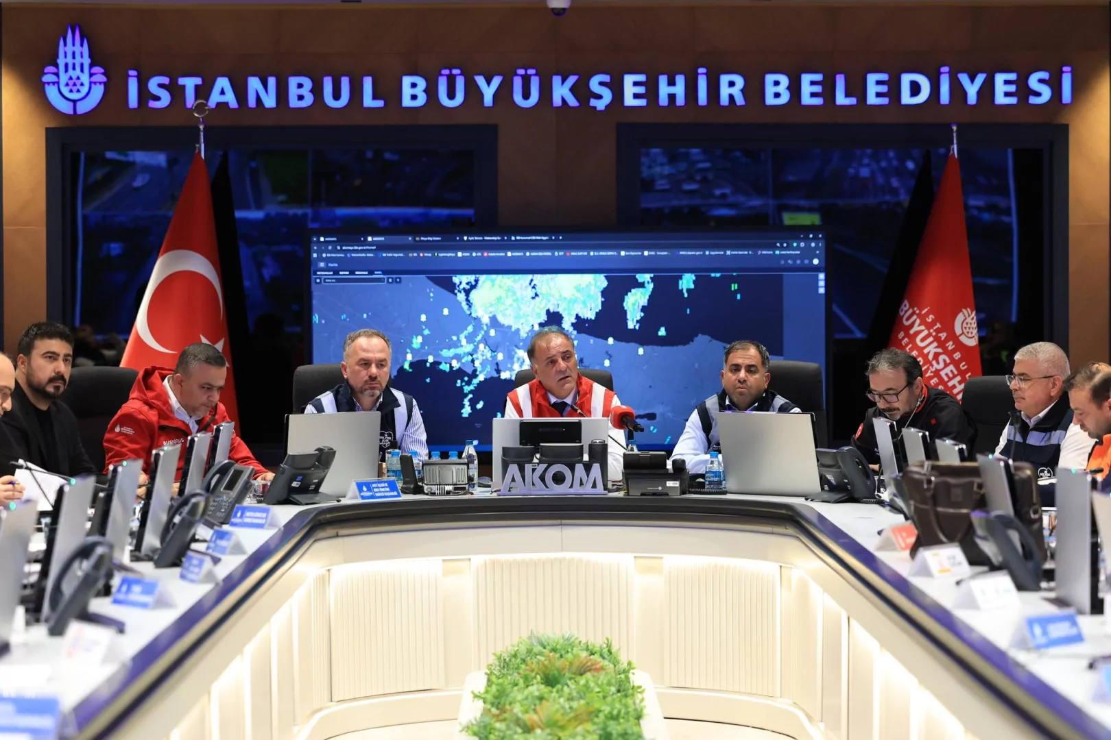 İstanbul’da Fırtına Uyarısı: Dışarı Çıkmayın!