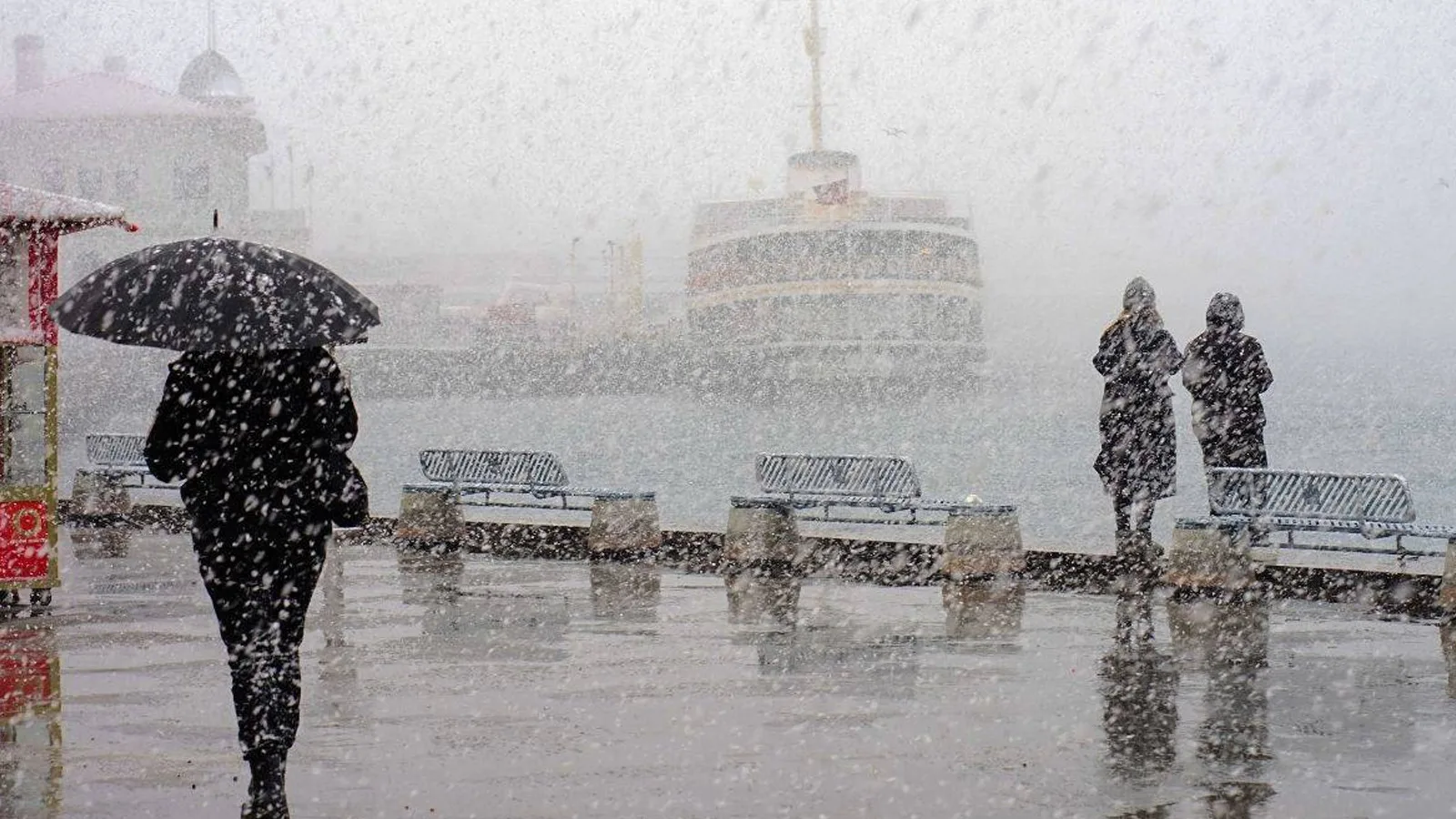 İstanbul’da Fırtına ve Kar Uyarısı Geldi!