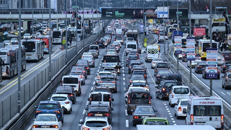 Gidenler geri dönüyor, İstanbul'dan kaçış yok! - Resim : 2