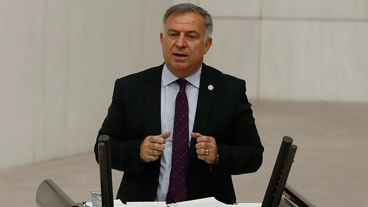 Gökan Zeybek
