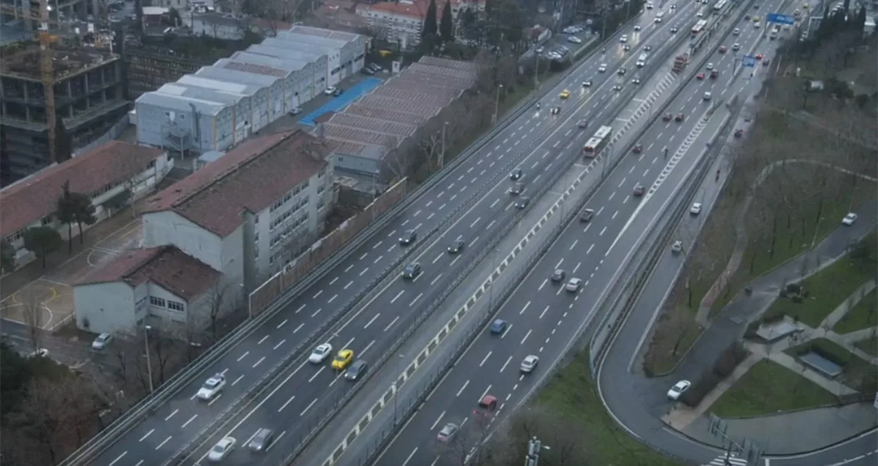İstanbul’da Kar Alarmı: Okullar Tatil, Trafik Rahat!