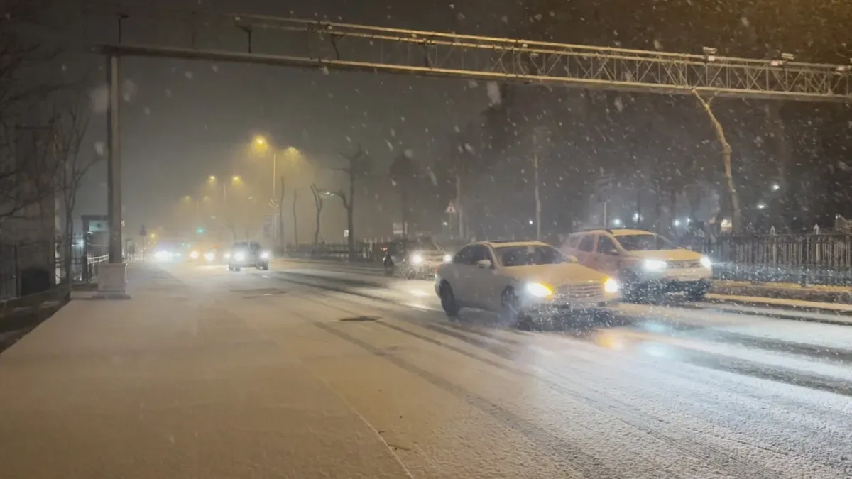 İstanbul’da Kar Yağışı: Beyaz Örtü Geldi!