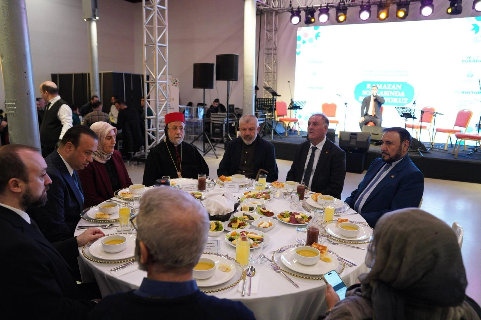 Istanbul’da Medeniyet Sofrası Kuruldu