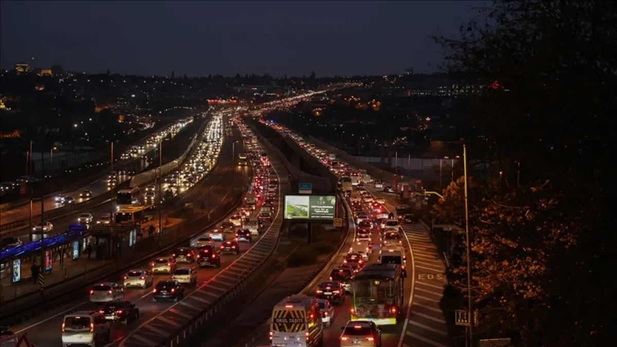 İstanbul’da Mesai Sonrası Trafik Felç Oldu!
