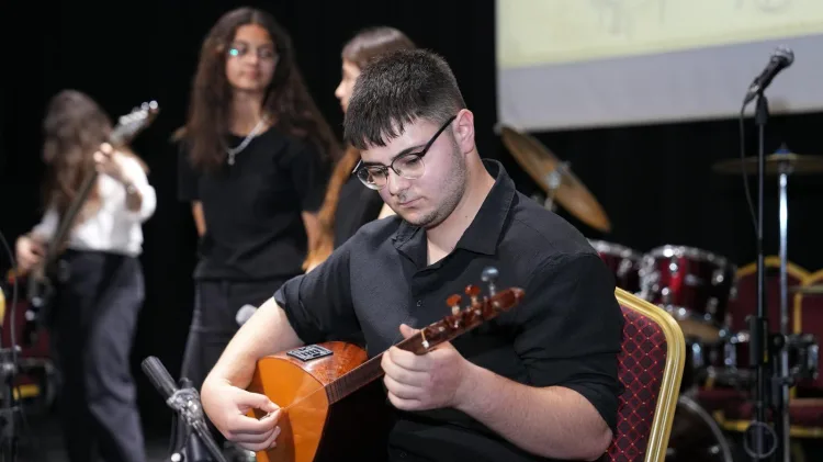 İstanbul’da Müzik Sınıfları Öğrencileri Sahne Aldı