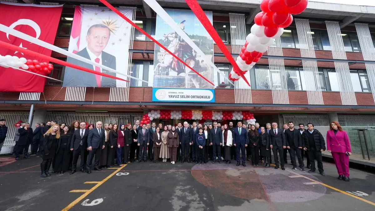 İstanbul’da Öğrenciler Karnelerini Aldı!