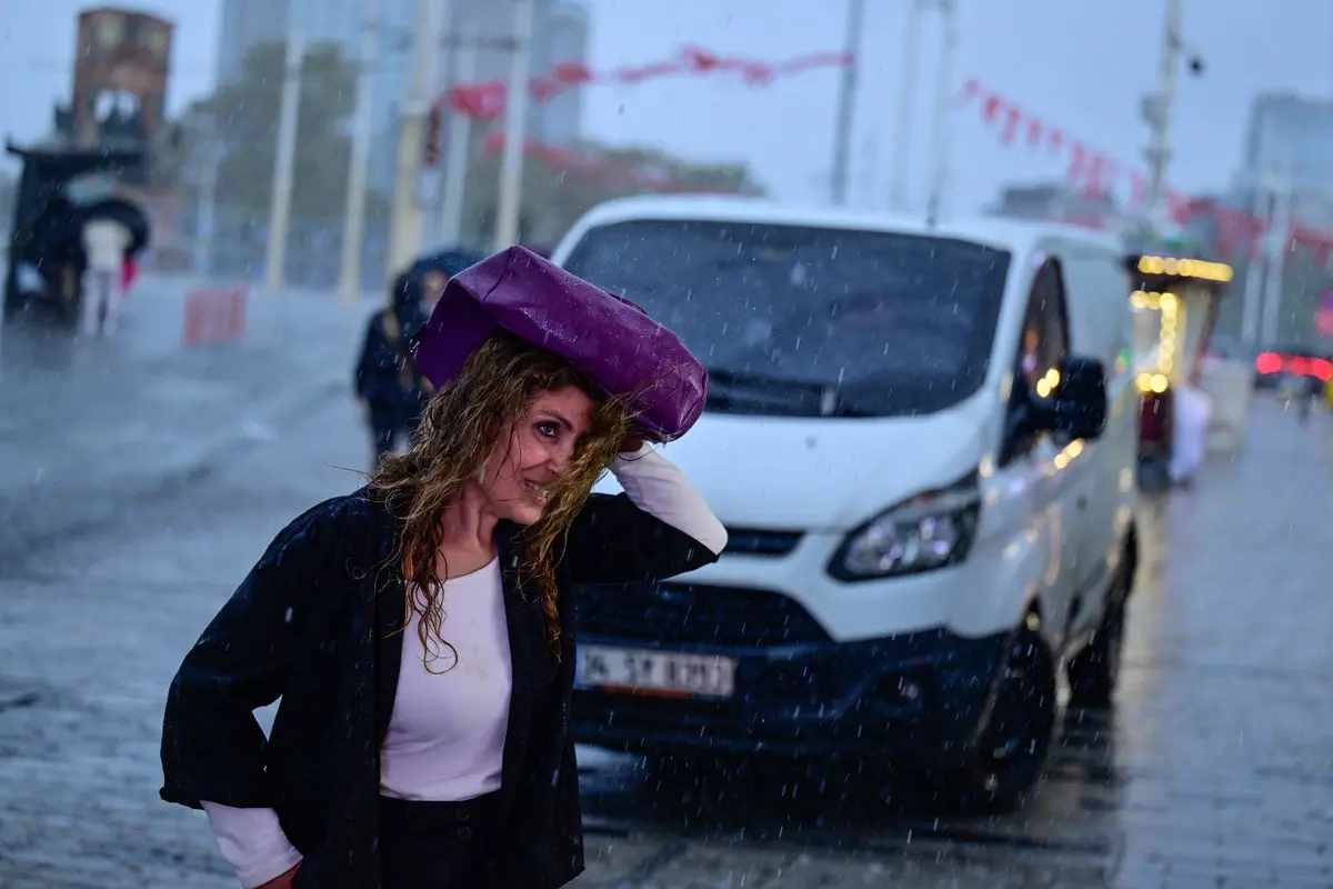 SON DAKİKA | İstanbul da 16 Ekim cuma yarın okullar tatil mi? Vali Davut Gül duyurdu 5