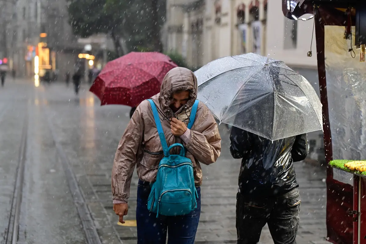 SON DAKİKA | İstanbul da 16 Ekim cuma yarın okullar tatil mi? Vali Davut Gül duyurdu 3