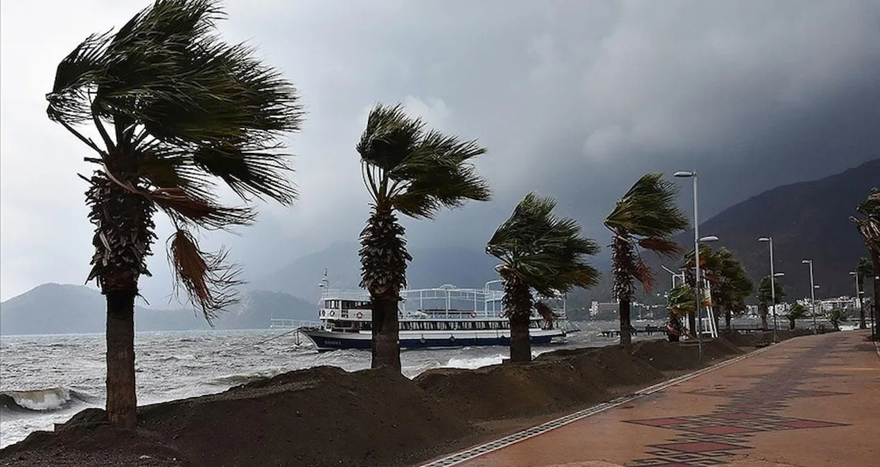 İstanbul’da Şiddetli Poyraz Uyarısı! Dışarı Çıkmayın!