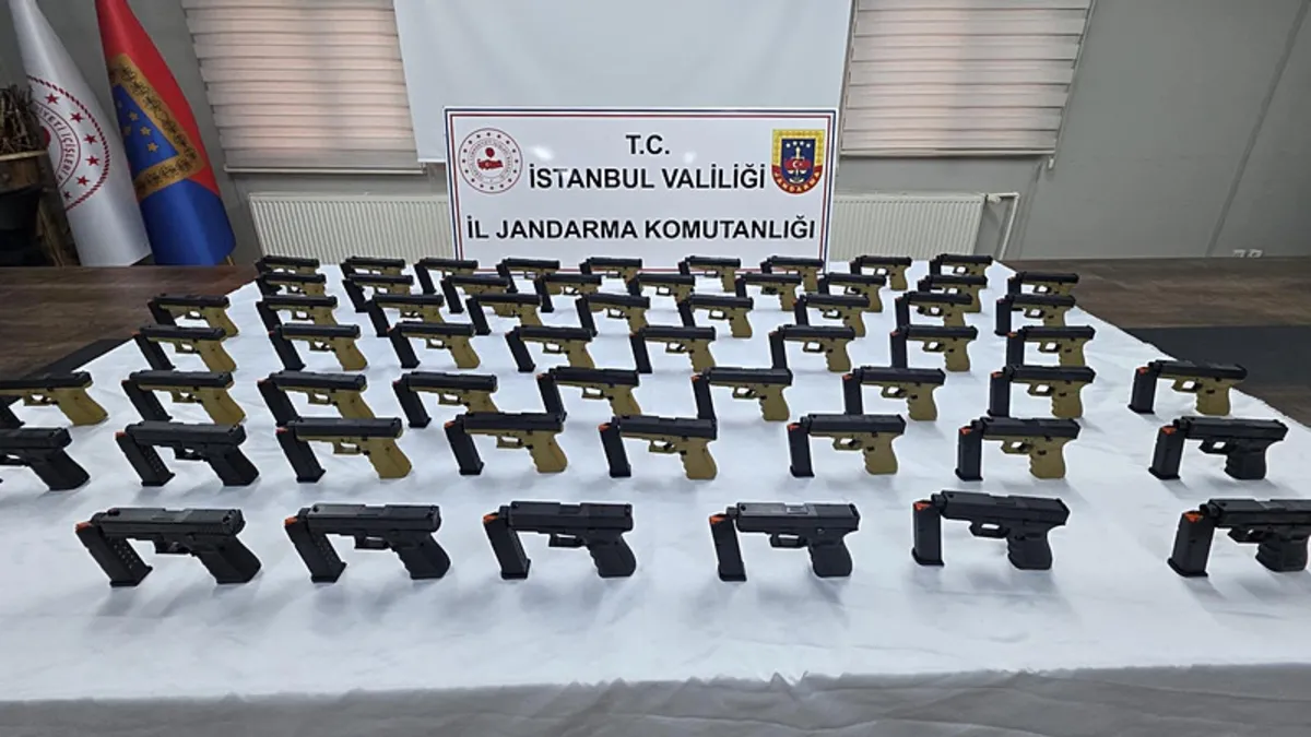 İstanbul’da Silah Sevkiyatı Operasyonu: 58 Tabanca Ele Geçirildi