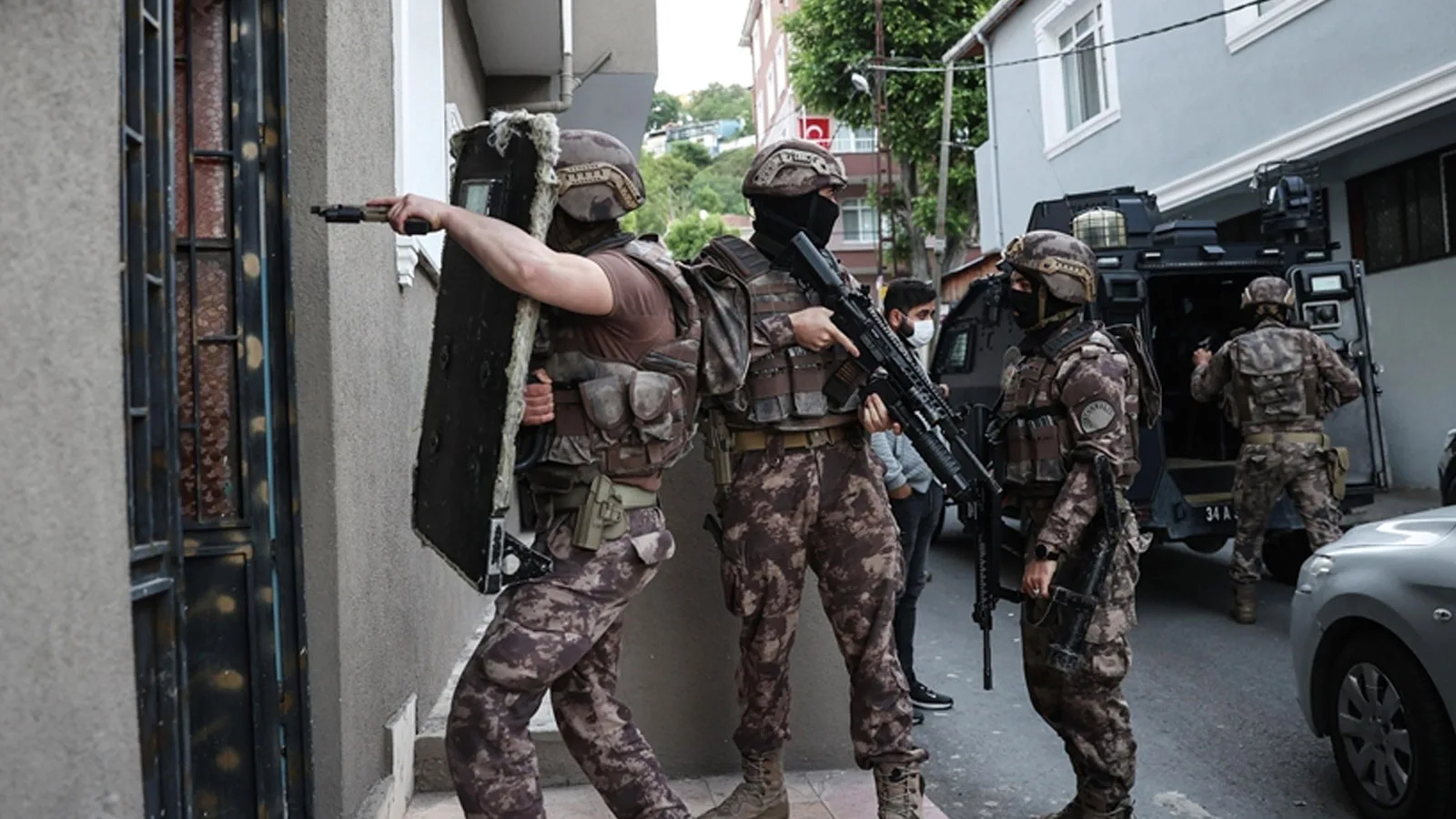 İstanbul’da Silahlı Suç Örgütüne Şok Operasyon!