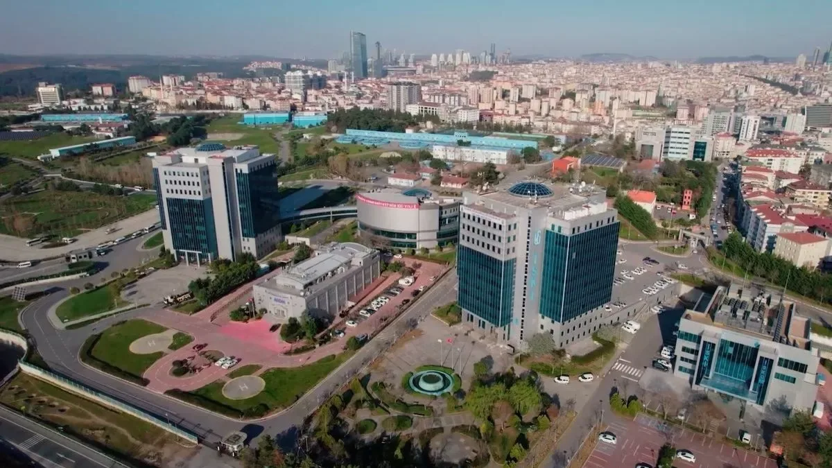 İstanbul’da Su Kesintisi ve Çöken Yol Krizi!