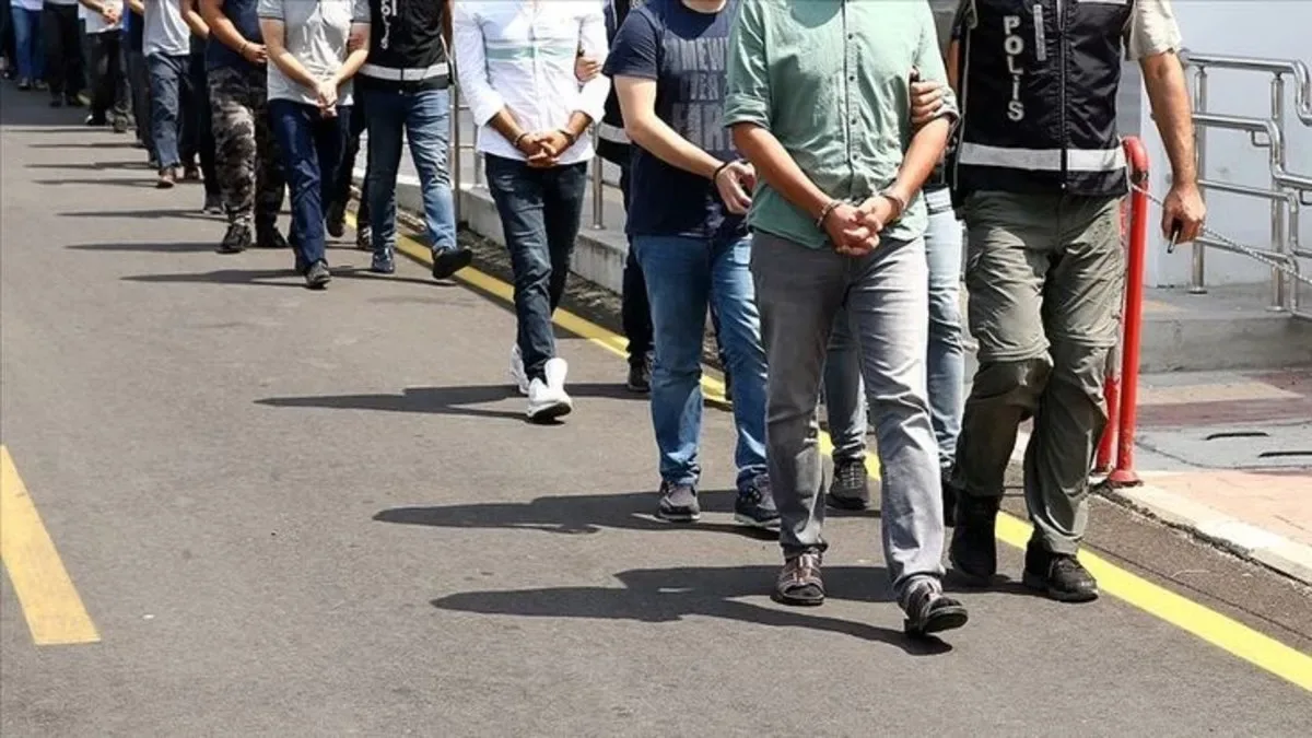 İstanbul’da Suç Örgütüne Büyük Darbe: 22 Gözaltı!