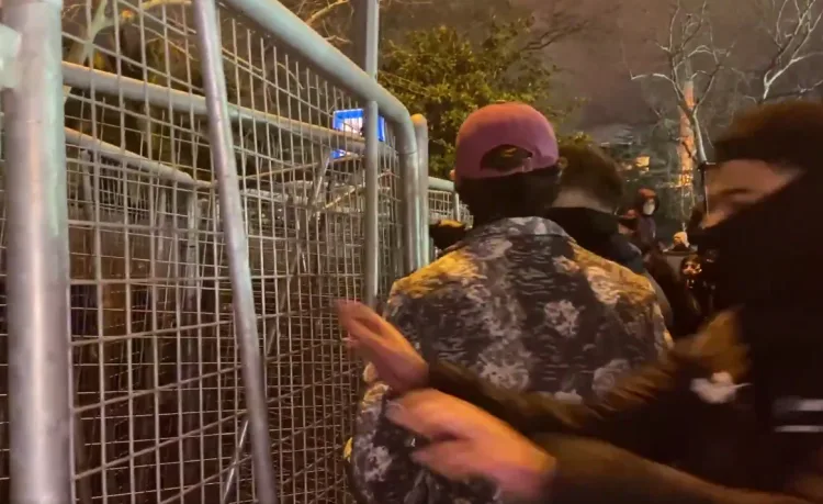 İstanbul’da Toplantıya Saldırı: 35 Gözaltı!