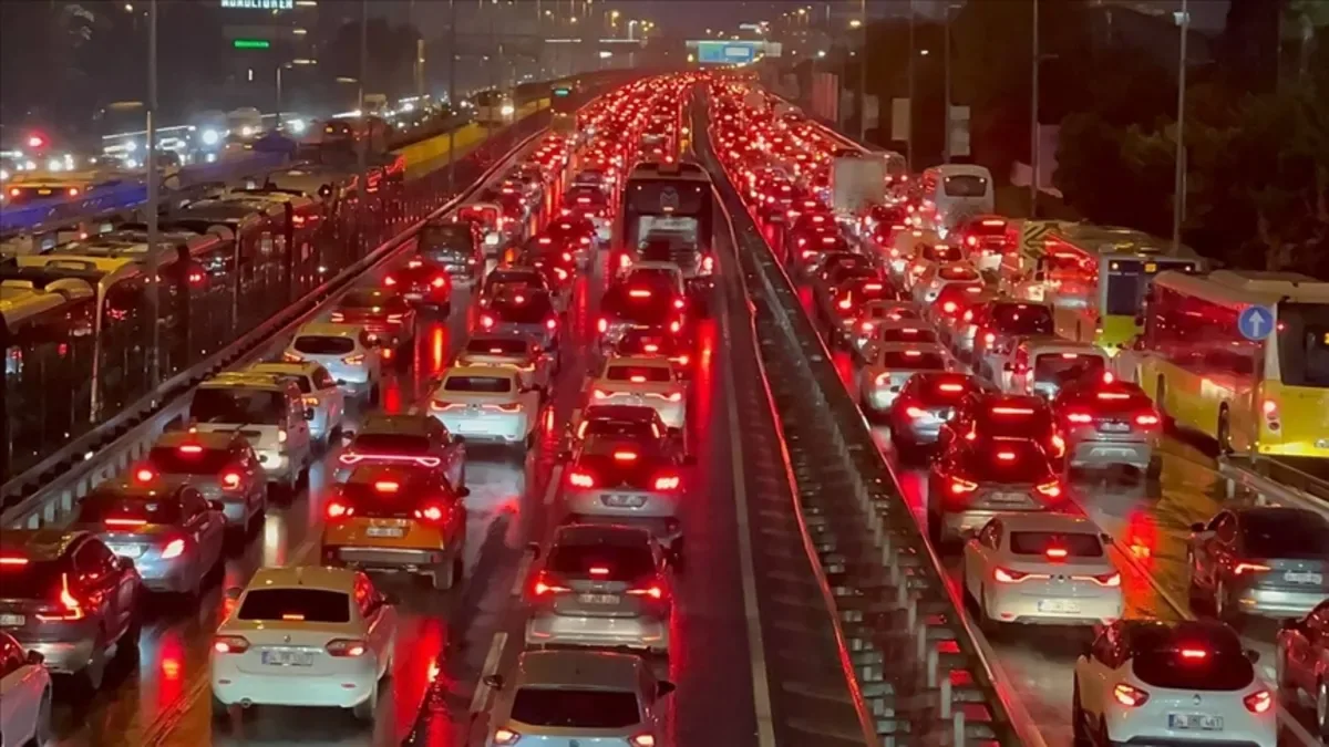 İstanbul’da Trafik Kaosu: Yoğunluk Her Yerde!